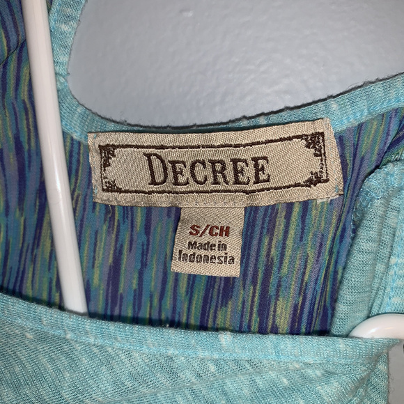 Tri-color Crop Top - Picture 3 of 4